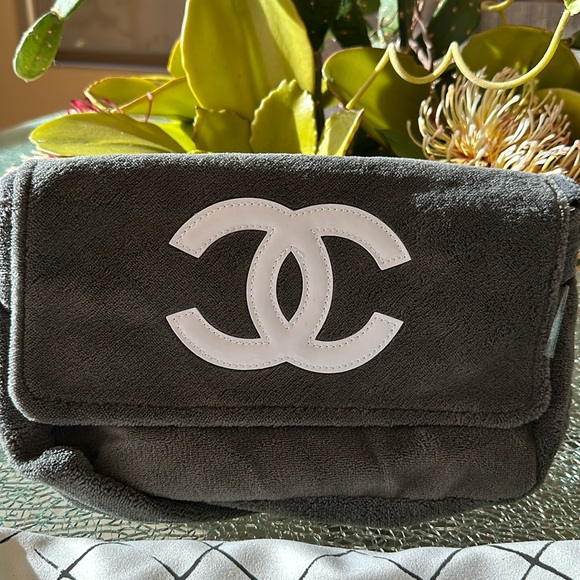 New Chanel Prescision GWP with Crossbody Dust Bag - Picture 1 of 11